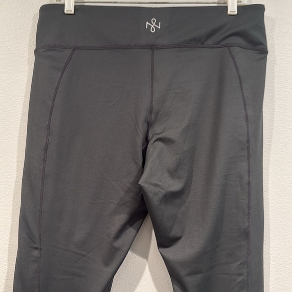 Body Gray Leggings with Pockets - Size L/XL - Picture 6 of 10